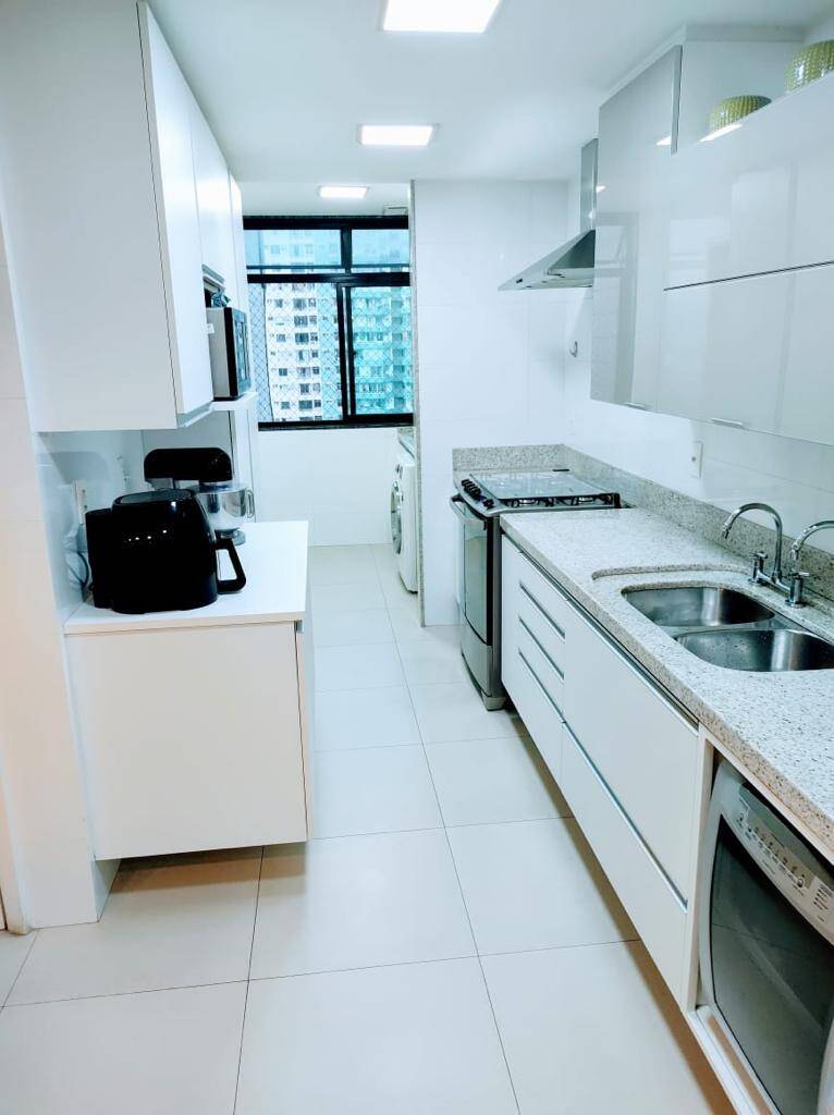 Apartamento à venda com 3 quartos, 150m² - Foto 9