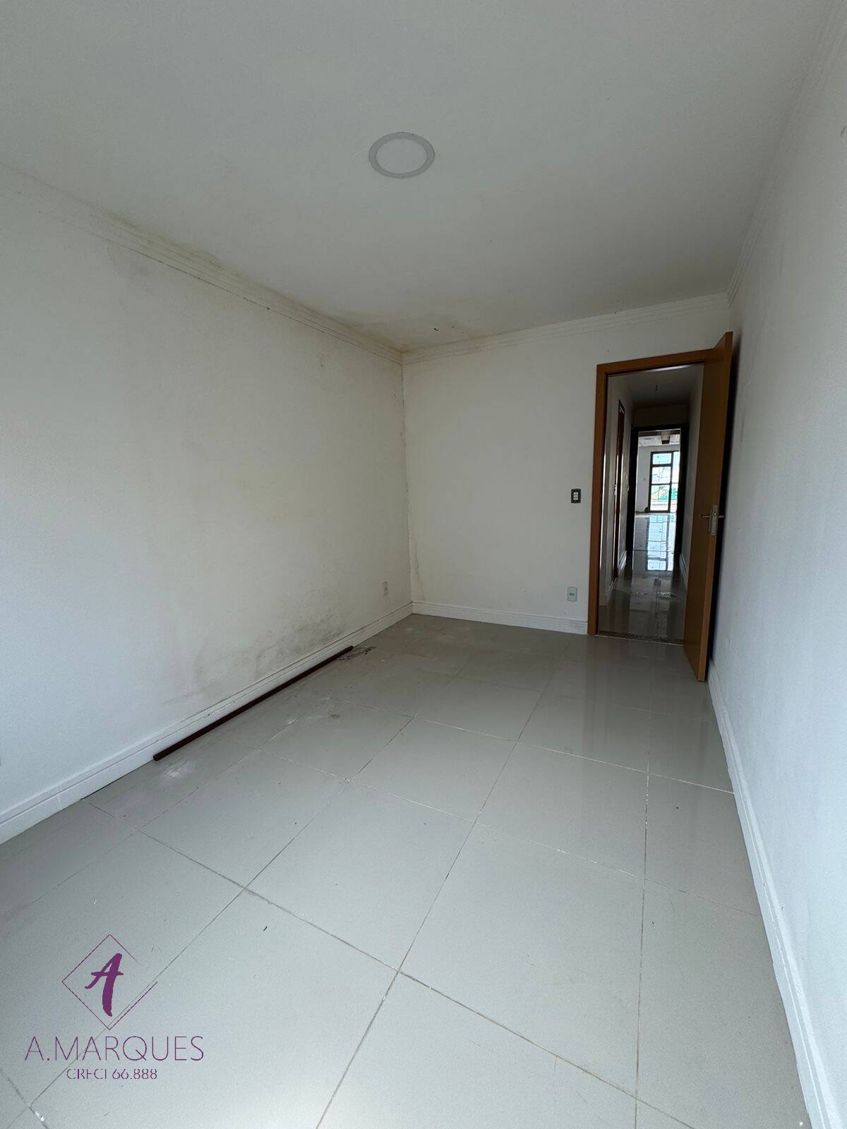 Apartamento à venda com 3 quartos, 200m² - Foto 3