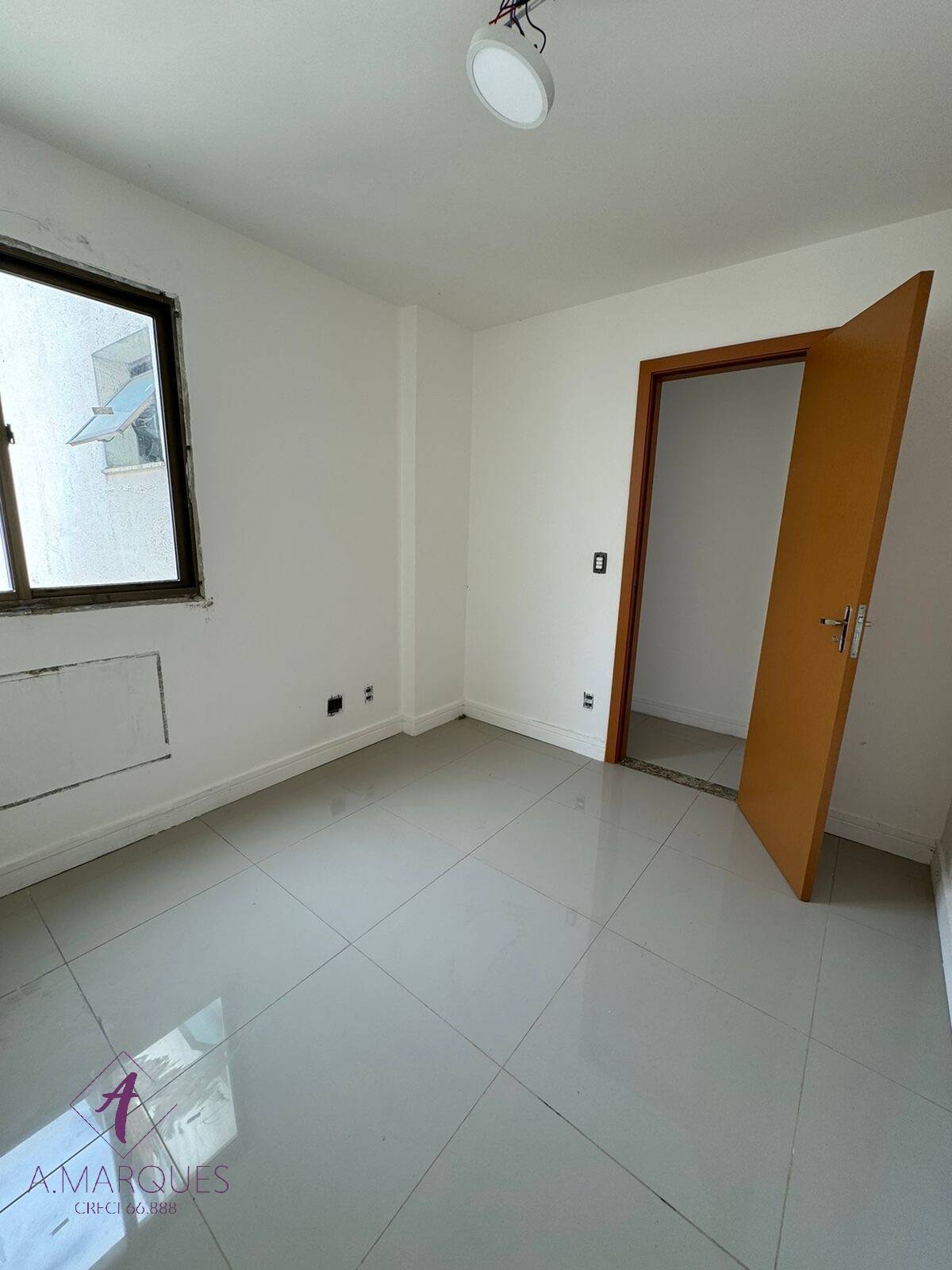 Apartamento à venda com 3 quartos, 200m² - Foto 9