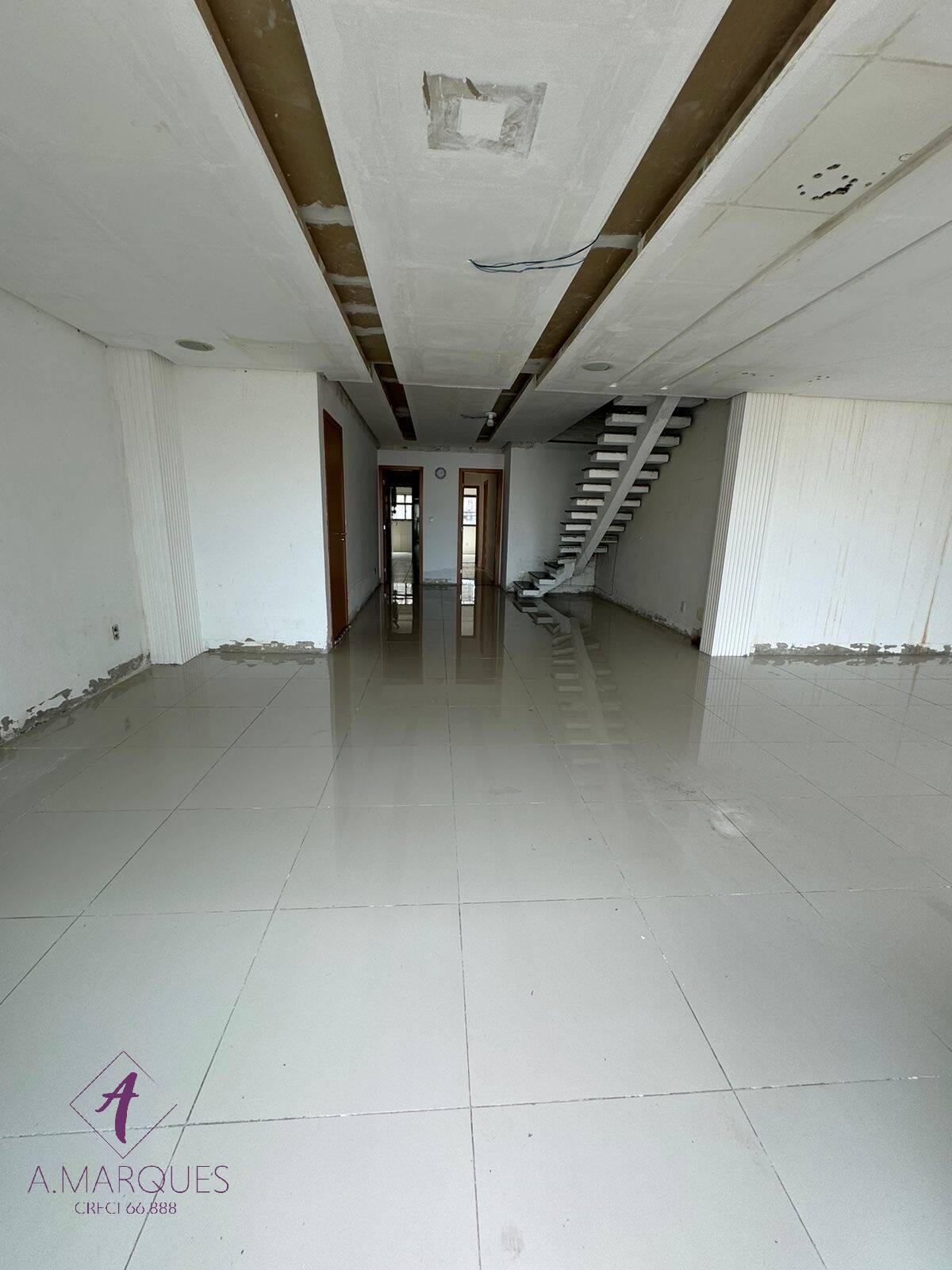 Apartamento à venda com 3 quartos, 200m² - Foto 14