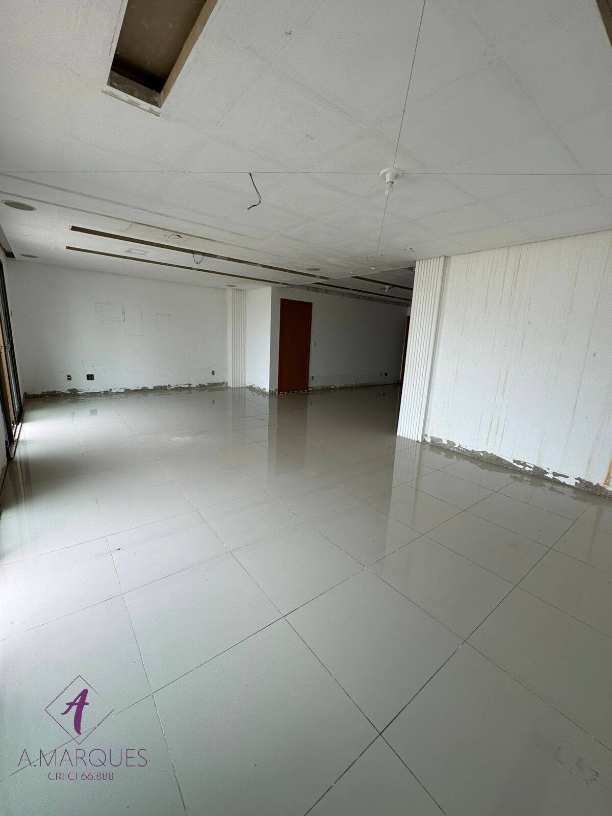 Apartamento à venda com 3 quartos, 200m² - Foto 15